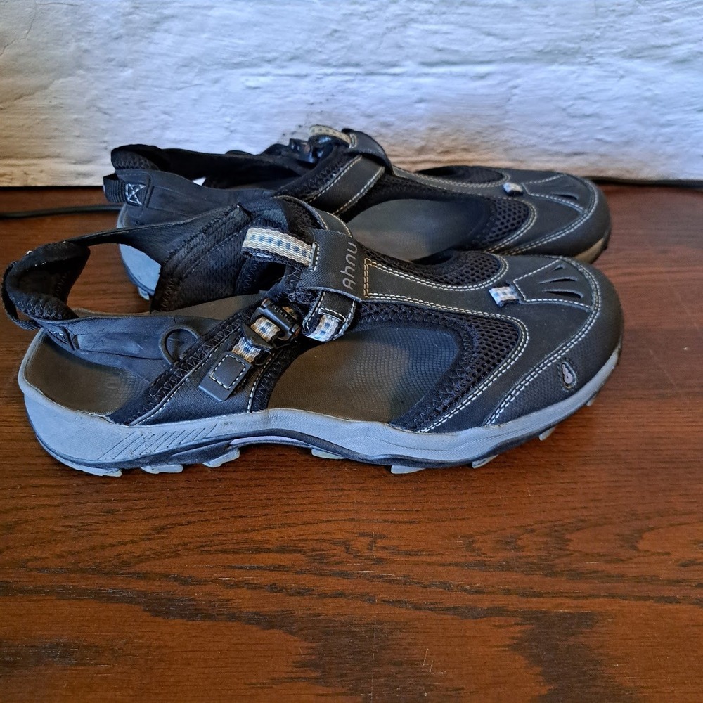 Ahnu Womens T-Strap Hiking Sandals Black Grey Mesh Water Shoes 2125BLAT Size 8.5
